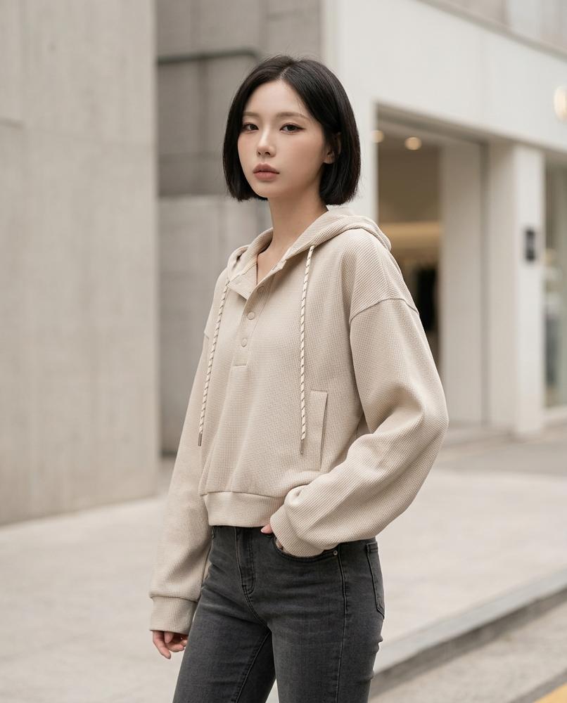 Statement Street - Sedan | Verkürzter Strukturierter Hoodie Damen